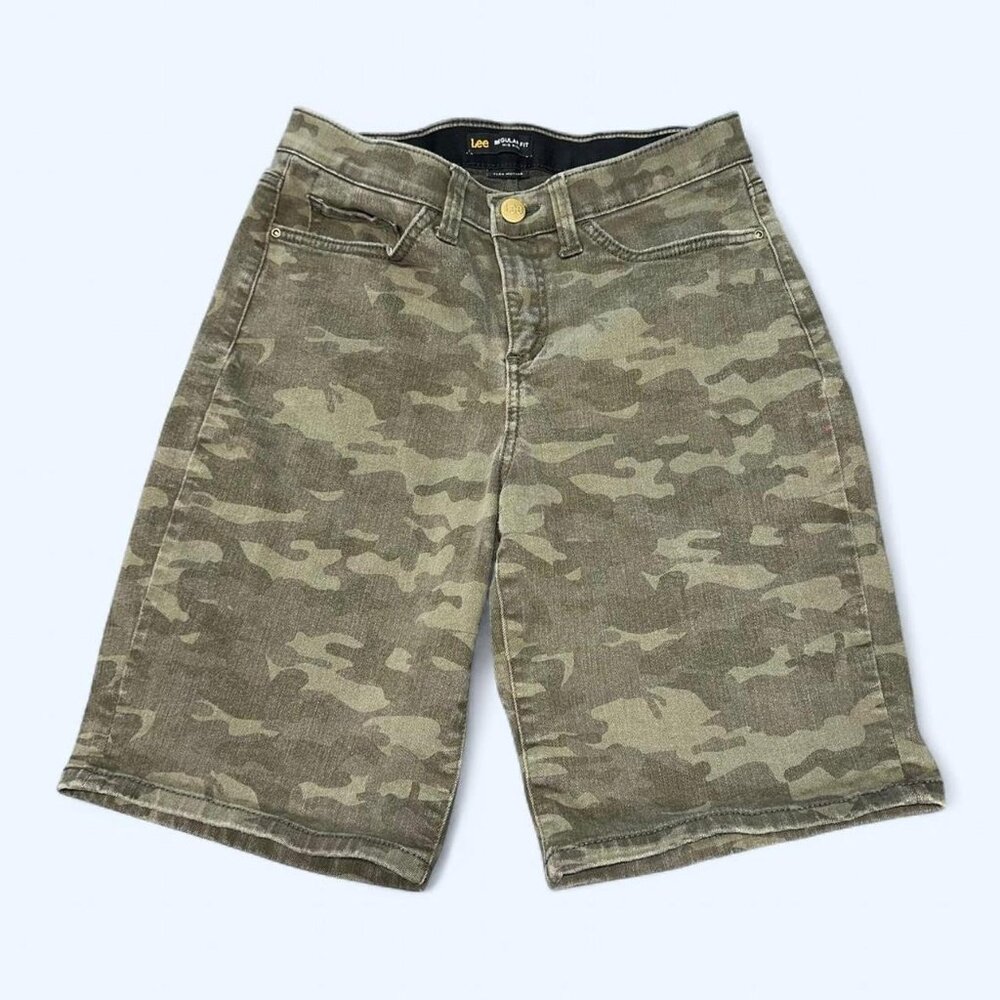 Lee Regular Fit Mid Rise Flex Motion Camo Shorts